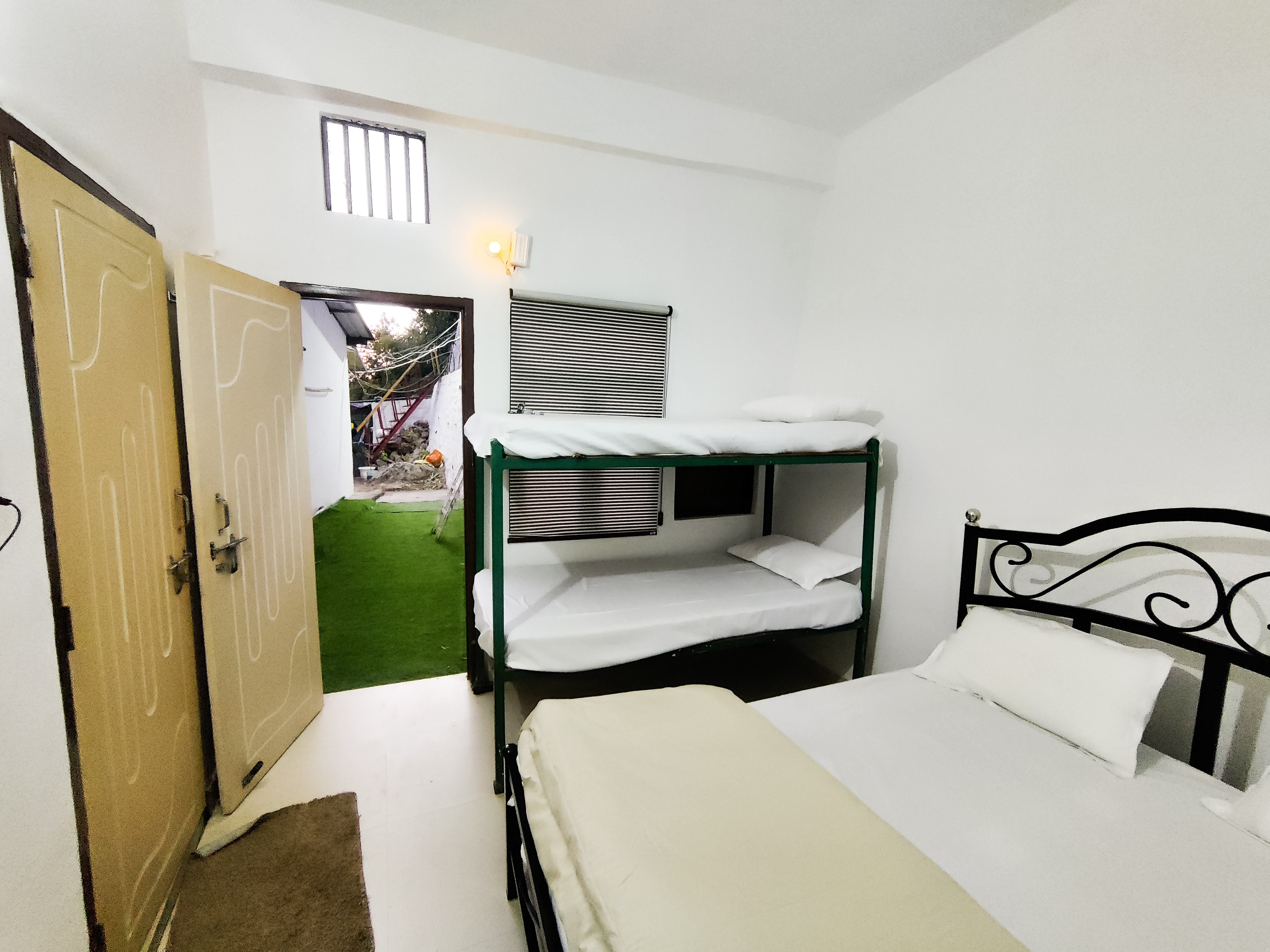 Room 3 Image 1